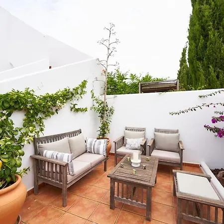 Casa De Pinos *